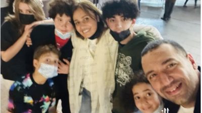 أول ظهور لـ معز مسعود مع حلا شيحة وأولادها بعد الزواج