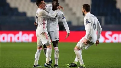ريال مدريد يستعيد نجمه قبل مواجهة أتلتيكو