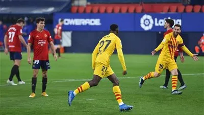 ميسي يقود برشلونة لمواصلة التألق في الدوري الإسباني