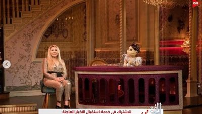 شاهد.. نادية الجندي تحتفل بتحقيق حلقتها مع 