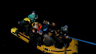 انتشال 14 جثة لمهاجرين بينهم 9 نساء و4 أطفال في تونس