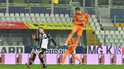 رئيس يوفنتوس السابق: التعاقد مع رونالدو كان خطأ فادحا