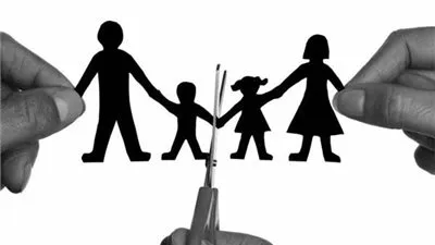 شاهد.. استشاري علاقات أسرية: تناحر الزوجين حول استقطاب الأطفال سبب انحراف الأبناء 