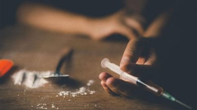 (إنفوجراف) 20 علامة من أعراض تعاطي المخدرات.. تعرف عليها