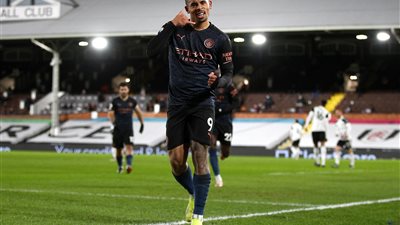 مانشستر سيتي يقسو على فولهام ويقترب من لقب الدوري الإنجليزي