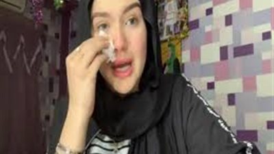 إحالة حنين حسام واثنين آخرين للمحاكمة بتهمة الاتجار في البشر