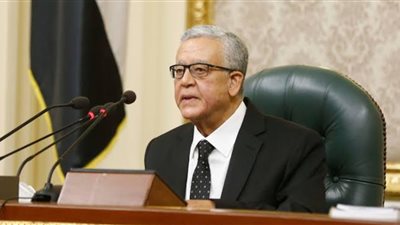 رئيس البرلمان يطالب النواب بالالتزام في أماكنهم: 