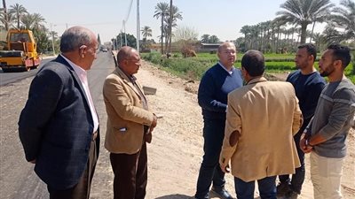 نائب محافظ الجيزة يتابع أعمال تطوير طريق آثار سقارة السياحي