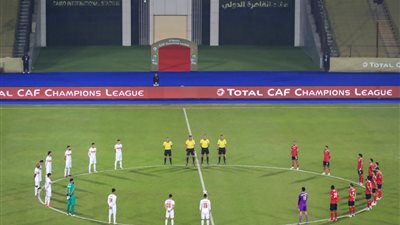 نجم الأهلي مُهدد بالغياب عن مواجهة القمة أمام الزمالك