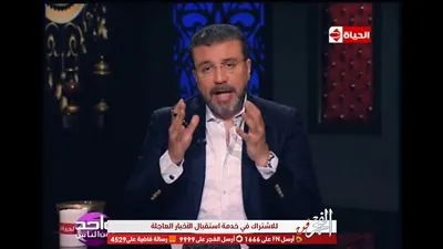 عمرو الليثي يكرم روح الداعية الراحلة عبلة الكحلاوي.. ويهدى درع التكريم لابنتها