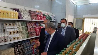 وزير التموين يفتتح مجمع 