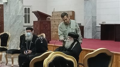 مراسم عزاء الفنان العالمي عادل نصيف رائد الأيقونات القبطية بمسقط رأسه في البحيرة (صور)