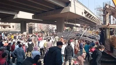 3 دقائق أنقذوا المواطنين من الموت إثر السقوط الجزئي لعمود كوبري ترسا