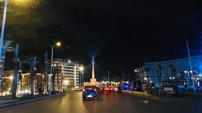 شاهد.. تجهيزات ميدان التحرير الأخيرة قبل تحرك موكب المومياوات الملكية 