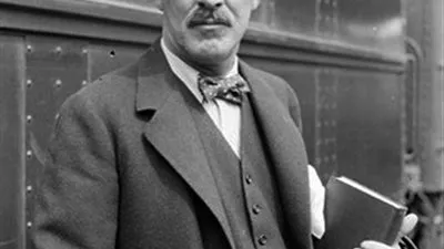 خبير أثري: هاورد كارتر.. قطع جثة توت عنخ آمون ونزع قناعه ولم يصب بشئ 