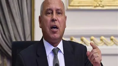 وزير النقل: تحدث سائق القطار الخلفي بالهاتف قد يكون السبب بحادث سوهاج