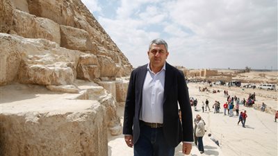 رئيس منظمة السياحة العالمية يزور منطقة أهرامات الجيزة
