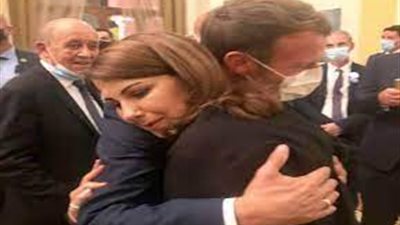 ماجدة الرومي تكشف سر بكاء الرئيس الفرنسي على كتفيها  