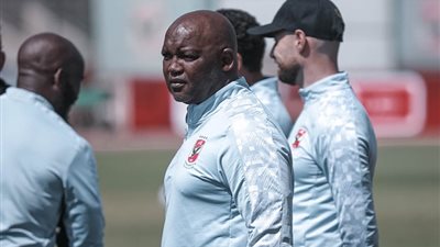 عاجل - موسيماني يُحدد قائمة الراحلين عن الأهلي.. تعرف عليهم