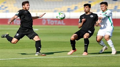 طاقم حكام أنجولي لمباراة بيراميدز والرجاء 