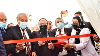 وزيرا التجارة والصناعة والتموين  يفتتحان معرض 