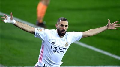 عاجل- كريم بنزيما يسجل الهدف الأول لريال مدريد في برشلونة