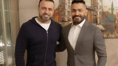 تامر حسني يشجع جمهوره ومحبيه على متابعة برنامج الداعية مصطفى حسني.. فماذا قال؟ 