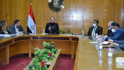 وزيرة التجارة تبحث سبل تنمية قطاع الصناعات الهندسية 