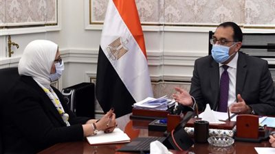 عاجل.. السيسي يكلف بالتوسع في إعطاء اللقاحات للحد من كورونا 