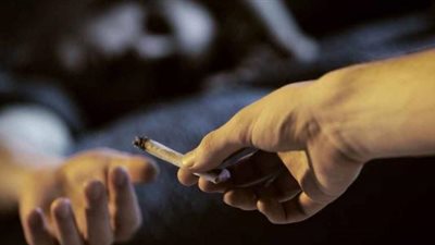 شاهد.. تحليل مشاهد تعاطي المخدرات والتدخين في الأعمال الدرامية (فيديوجراف)  
