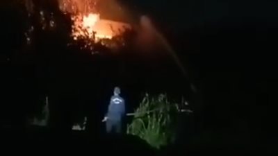 محاولات للسيطرة على حريق شب داخل مصنع للكيماويات بكفر الدوار (صور)