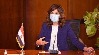 وزيرة الهجرة تشارك بندوة مجمع اللغة العربية لاستعراض مبادرة 