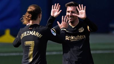 بشرى سارة في برشلونة قبل مواجهة غرناطة 