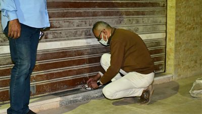 غلق 26 مقهى ومطعما لمخالفة الإجراءات الاحترازية والمواعيد المقررة بالفيوم (صور)