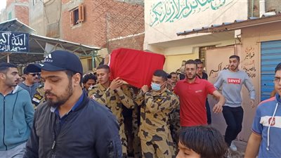 تشييع جثمان شهيد رفح بمسقط رأسه في البحيرة (صور)