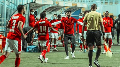 عاجل - طاهر محمد طاهر يسجل هدف رائعًا للأهلي في شباك الجونة (فيديو)