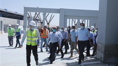 وزيرالنقل يكشف عن انتهاء تصنيع القطار الأول لمشروع المونوريل وتصنيع 3 أخرى