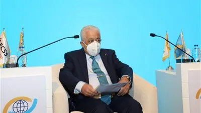 مدير مدرسة يطالب بدمج بطولات شهداء الوطن في المناهج التعليمية