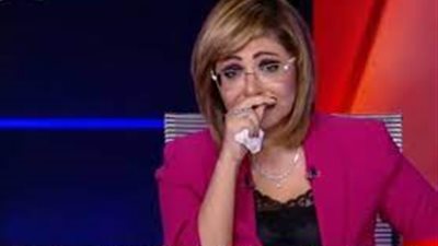 لميس الحديدي تبكي بسب والدة أحد أبطال حادث الواحات 