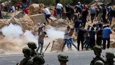 مواجهات بين فلسطينيين وقوات إسرائيلية داخل ساحات المسجد الأقصى