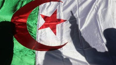 الجيش الجزائري يتوعد تنظيم الإخوان (فيديو)