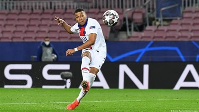 مبابي : بنزيما يعرف ما يمكنه تقديمه لنا في المنتخب