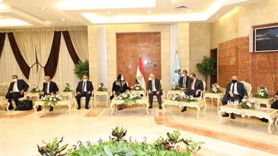 وزيرا الصناعة والتعليم يتفقدان مقر أكاديمية العربية للتصنيع (صور)