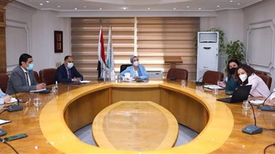 ياسمين فؤاد تبحث إمكانية استخدام وقود ديزل 