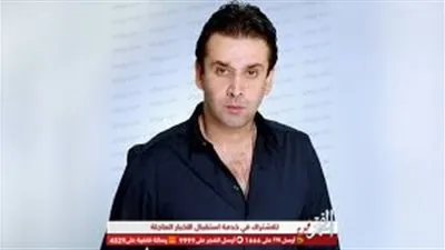 كريم عبد العزيز ينعى وفاة النجم سمير غانم