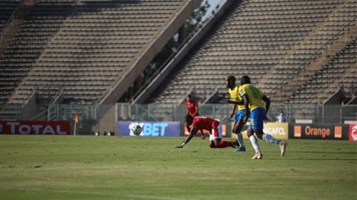 عاجل- إصابة قوية تضرب نجم الأهلي