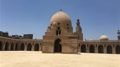 بعد نجاته من الحريق.. ابن طولون يتعرض للسرقة.. وخبير: حارس واحد لايكفي (صور)