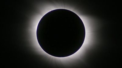 يحدث الأربعاء.. كل ما تريد معرفته عن الخسوف الكلي المنتظر