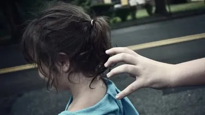 في اليوم العالمي للأطفال المفقودين.. نصائح مهمة لحماية طفلك من الفقد أو الاختطاف