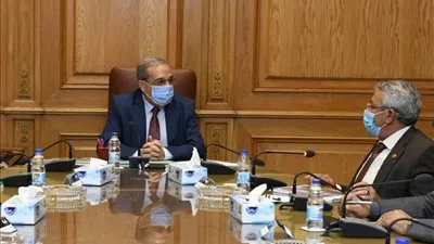 وزير الإنتاج الحربي يتابع موقف موازنة العام المالي 2020/2021 لعدد من الشركات التابعة 